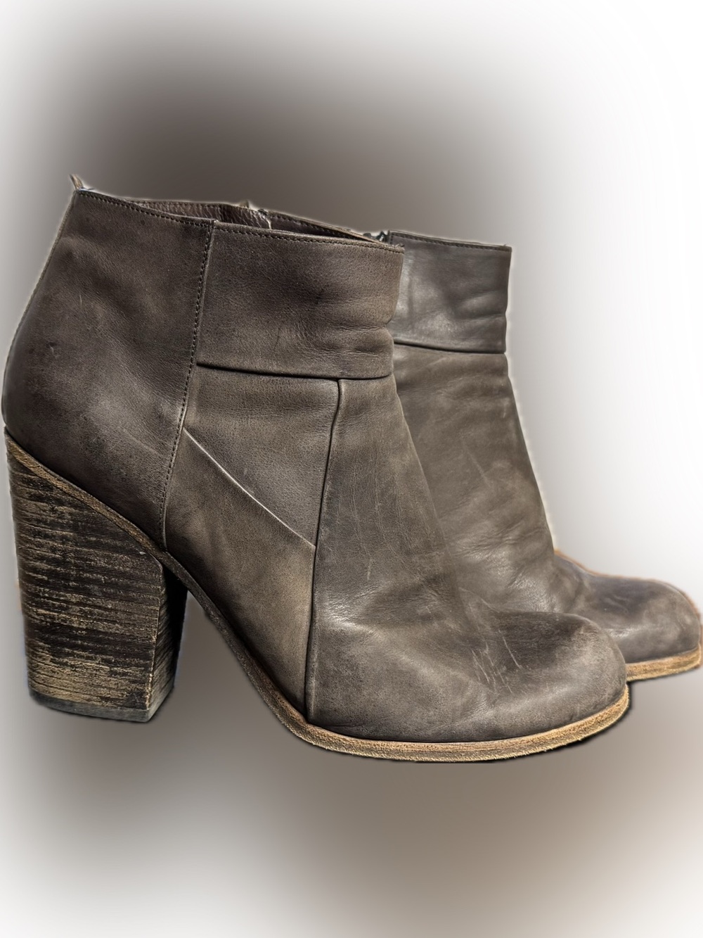 COCLICO Nubuck Leather Ankle Booties